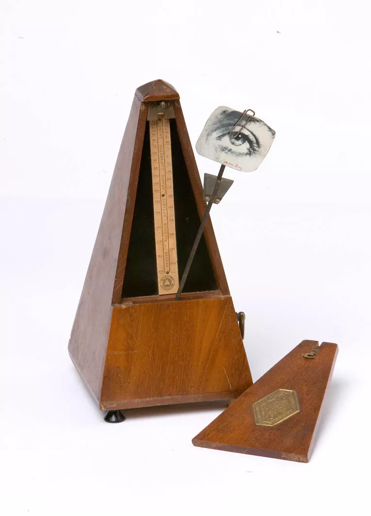 Man Ray. `Objet indéstructible´. Escultura (Metrónomo y fotografía)