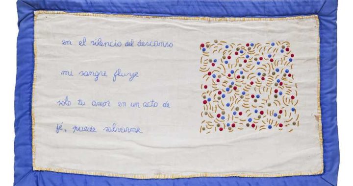 Feliciano Centurión, «En el silencio del descanso. . .» c. 1996. Bordado en tela, 43 × 74 cm. Colección de Raúl Naón, Buenos Aires. © Patrimonio del artista, Familia Feliciano Centurión